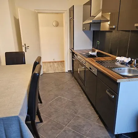 Vandrarhem Monteurzimmer Karma