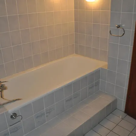 Vandrarhem Monteurzimmer Karma *