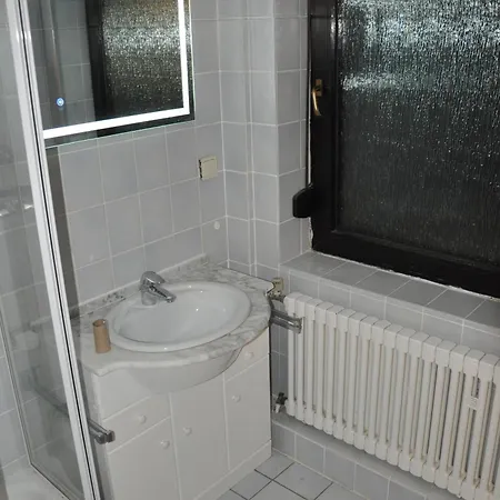 Hostel Monteurzimmer Karma *