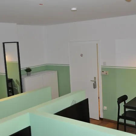 Monteurzimmer Karma Hostel