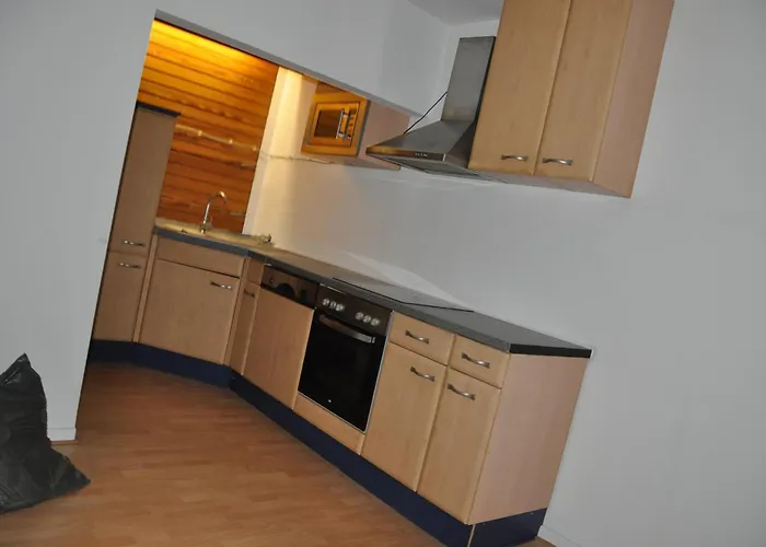 Monteurzimmer Karma Hostel *