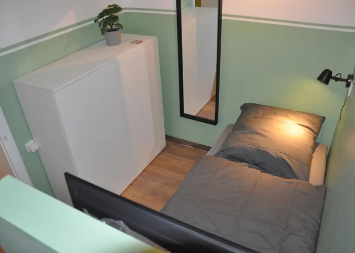 Monteurzimmer Karma ホステル *