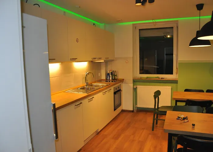 Monteurzimmer Karma ホステル *