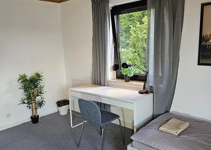 Monteurzimmer Karma Hostel *